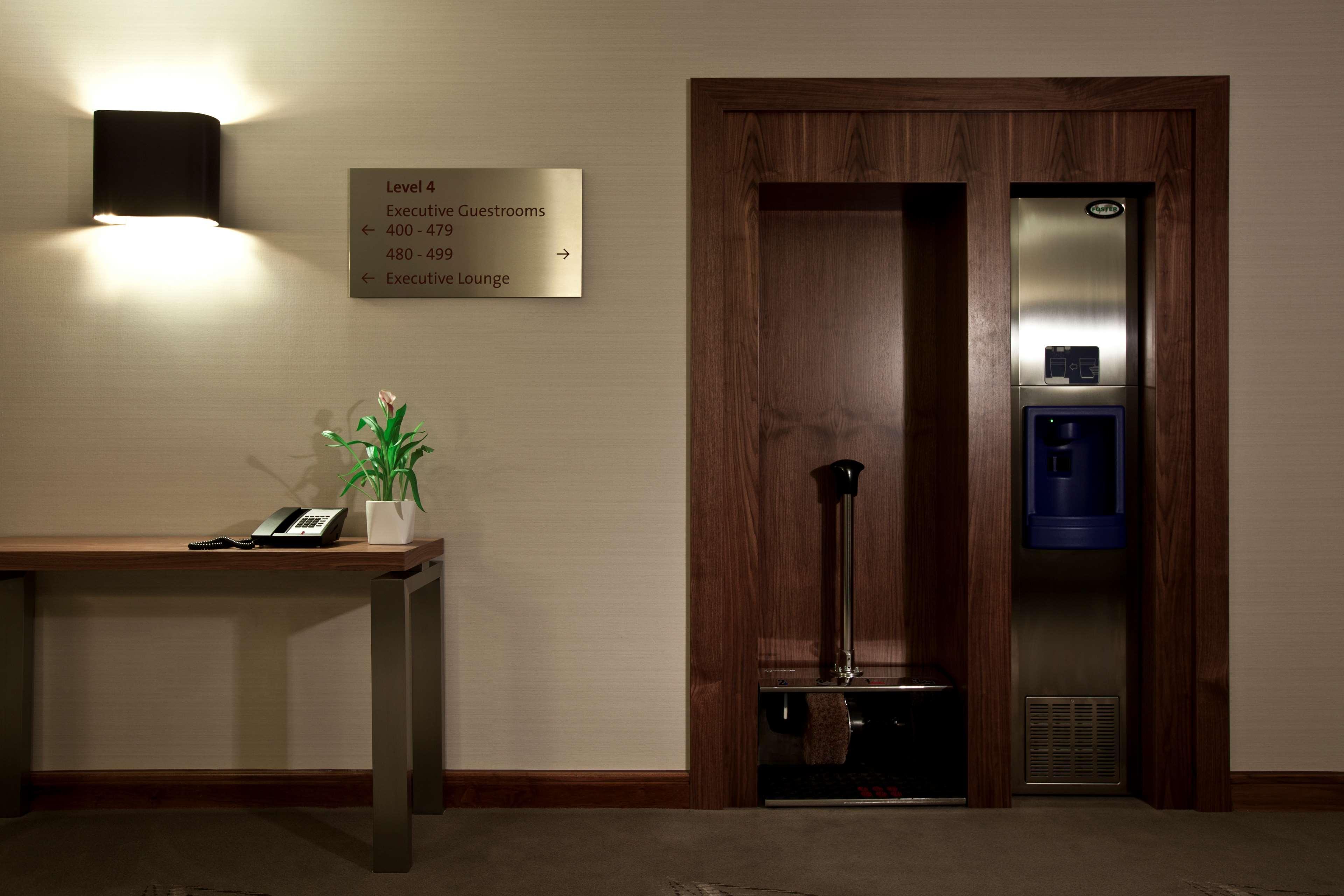 ฮิลตัน ลอนดอน ฮีธโทรว์ แอร์พอร์ต เทอร์มินอล 5 Hotel ฮิลลิงดัน ภายนอก รูปภาพ