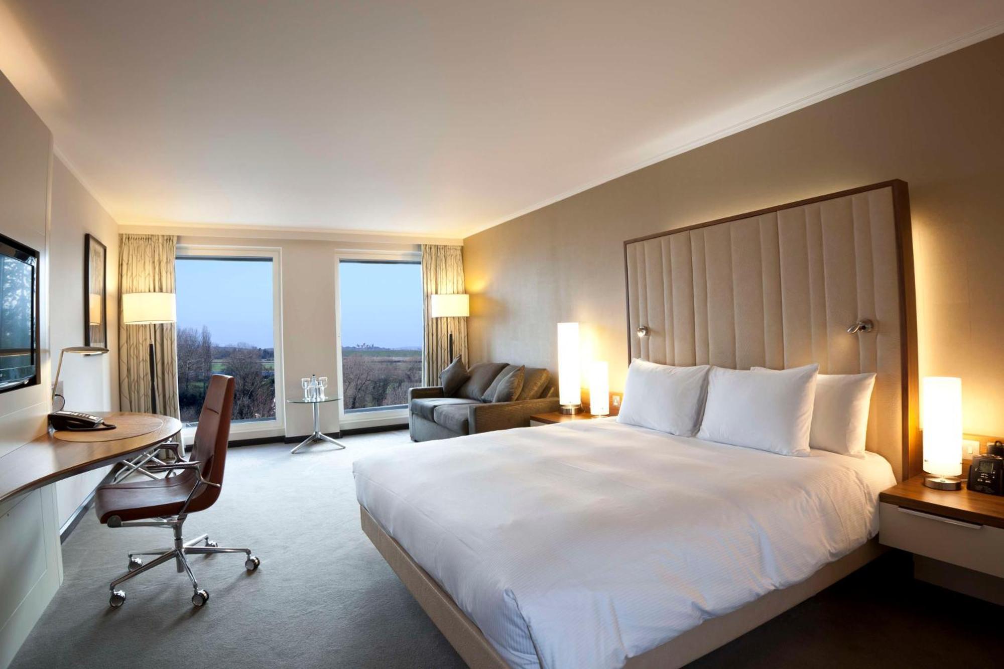 ฮิลตัน ลอนดอน ฮีธโทรว์ แอร์พอร์ต เทอร์มินอล 5 Hotel ฮิลลิงดัน ภายนอก รูปภาพ